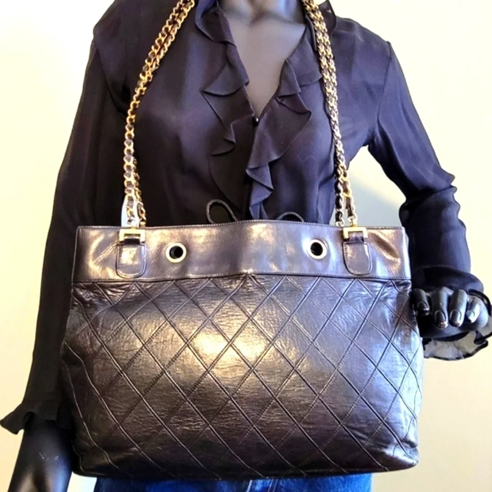 Vintage CHANEL Quilted Black Lambskin Leather Tote Bag - Picture 12 of 12